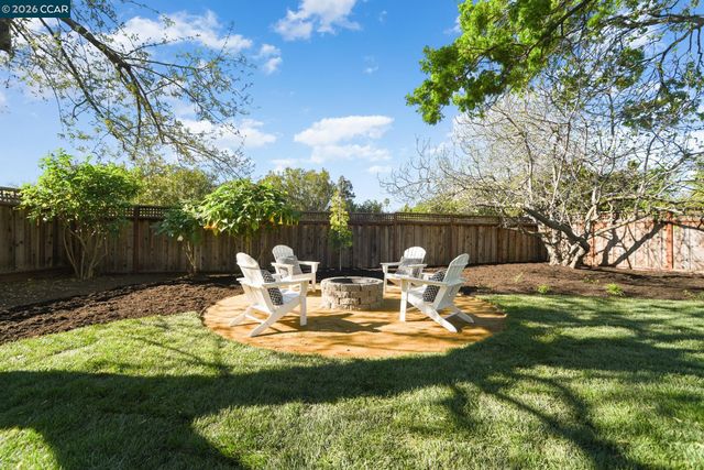 1543 Laverne Ct, Concord, CA 94521