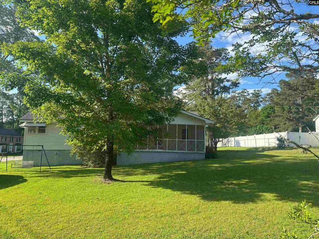 20 Pine Avenue, Whitmire, SC 29178