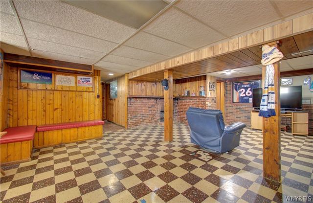 83 Leawood Drive, Tonawanda, NY 14150