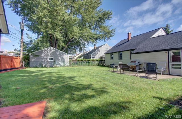 83 Leawood Drive, Tonawanda, NY 14150