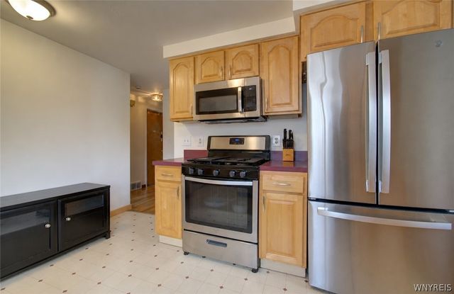 83 Leawood Drive, Tonawanda, NY 14150