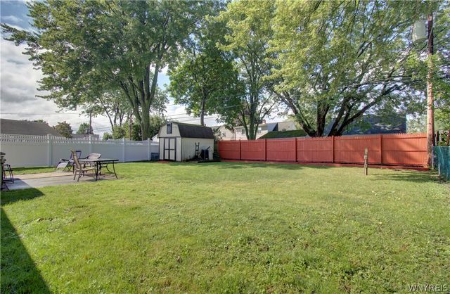83 Leawood Drive, Tonawanda, NY 14150