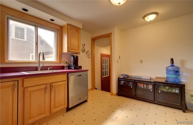 83 Leawood Drive, Tonawanda, NY 14150