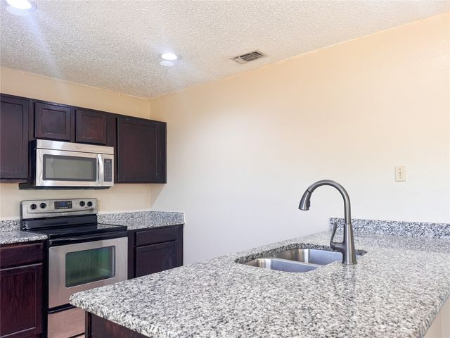 5306 Pampas Court, Arlington, TX 76018