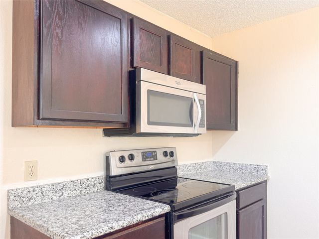 5306 Pampas Court, Arlington, TX 76018