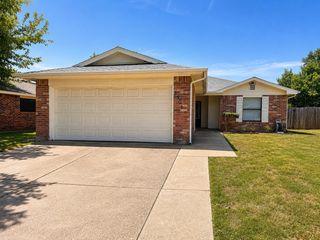 5306 Pampas Court, Arlington, TX 76018