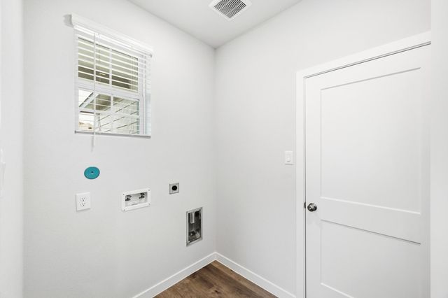 1887 Redwood Lane, Dayton, TX 77535