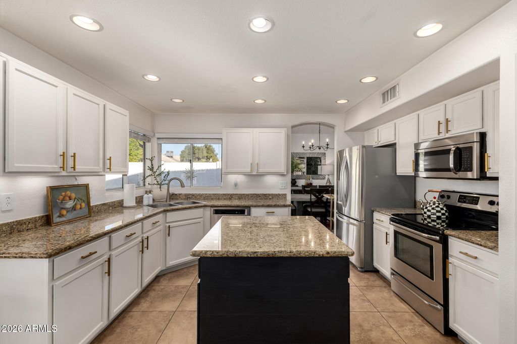 Image 10 of property listing at 1680 E SHEFFIELD Avenue, Chandler, AZ 85225