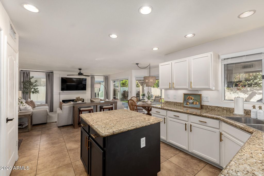 Image 12 of property listing at 1680 E SHEFFIELD Avenue, Chandler, AZ 85225