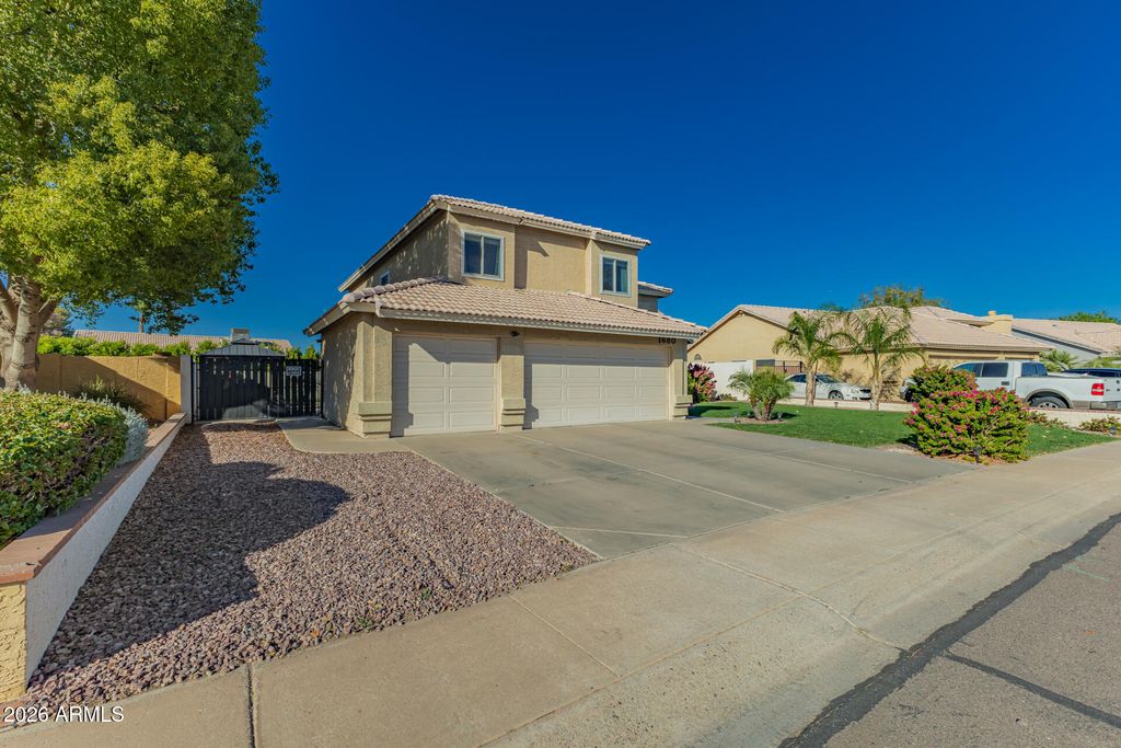 Image 6 of property listing at 1680 E SHEFFIELD Avenue, Chandler, AZ 85225