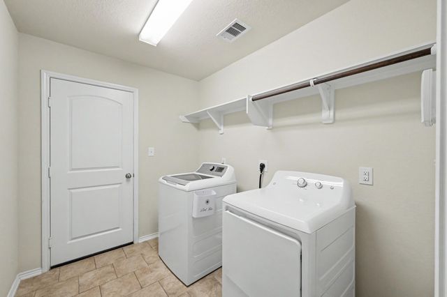 1061 Shadow Bend Court, Conroe, TX 77301