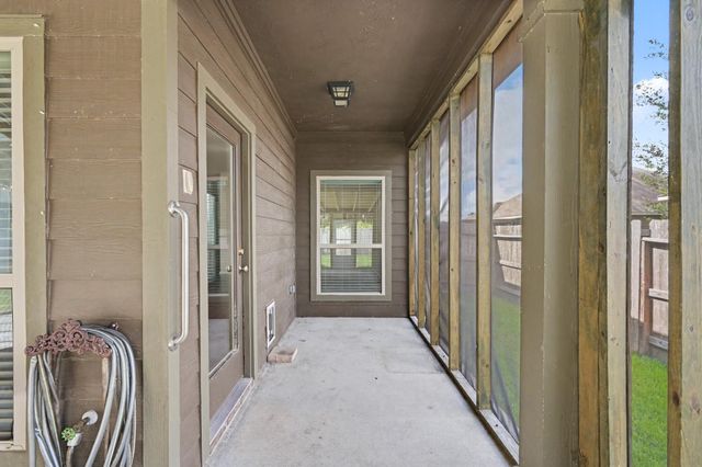 1061 Shadow Bend Court, Conroe, TX 77301