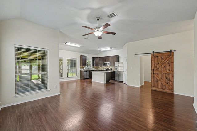 1061 Shadow Bend Court, Conroe, TX 77301