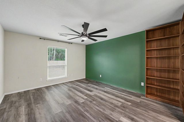 1061 Shadow Bend Court, Conroe, TX 77301