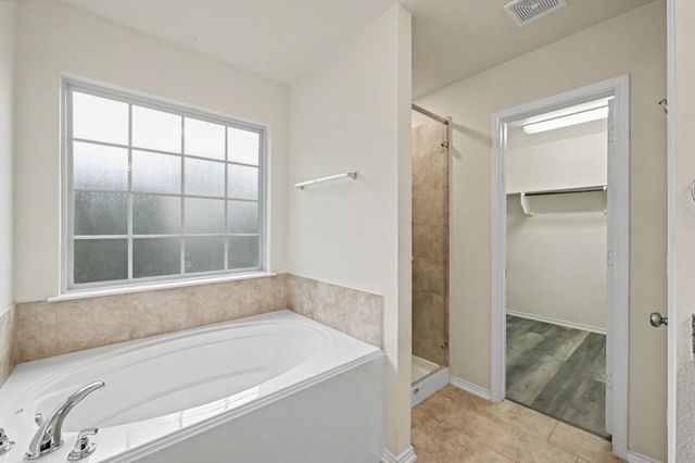 1061 Shadow Bend Court, Conroe, TX 77301