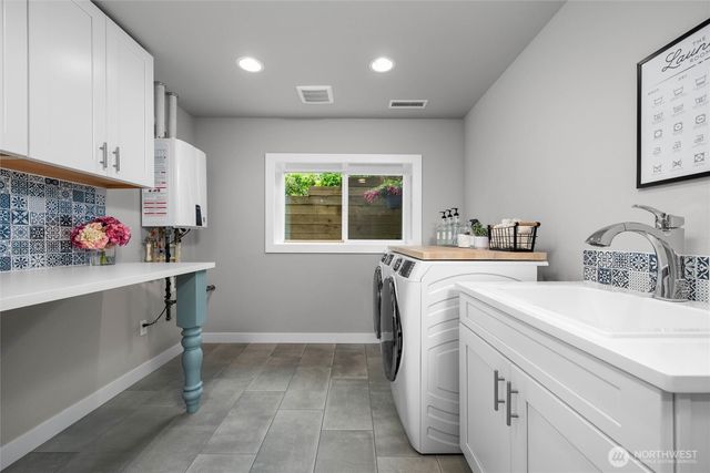 7020 Holmes Island Road SE, Olympia, WA 98503