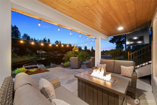 7020 Holmes Island Road SE, Olympia, WA 98503