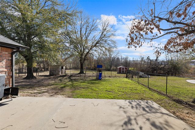 510 Oklahoma Street, Van, TX 75790