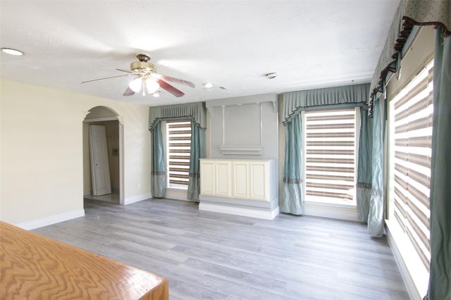 12430 Brook Meadows Lane, Stafford, TX 77477