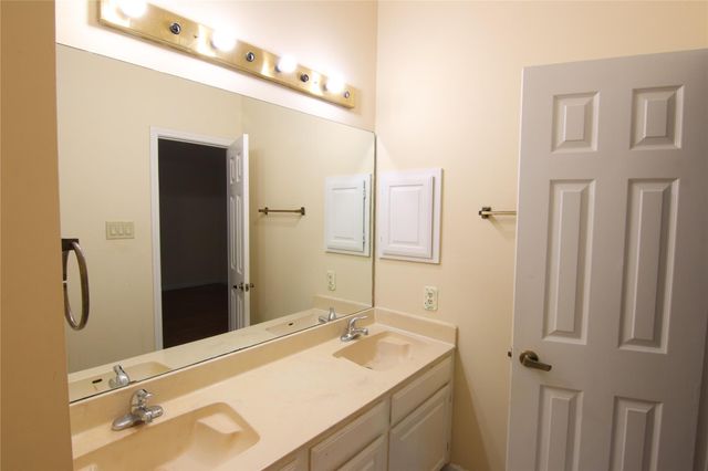 12430 Brook Meadows Lane, Stafford, TX 77477