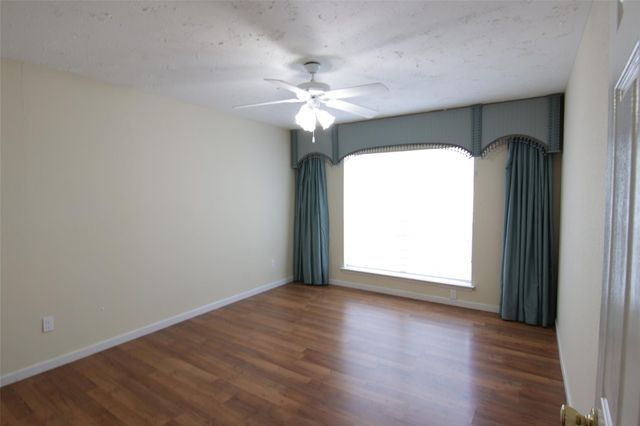 12430 Brook Meadows Lane, Stafford, TX 77477