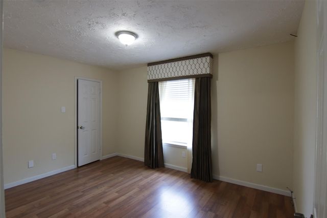 12430 Brook Meadows Lane, Stafford, TX 77477