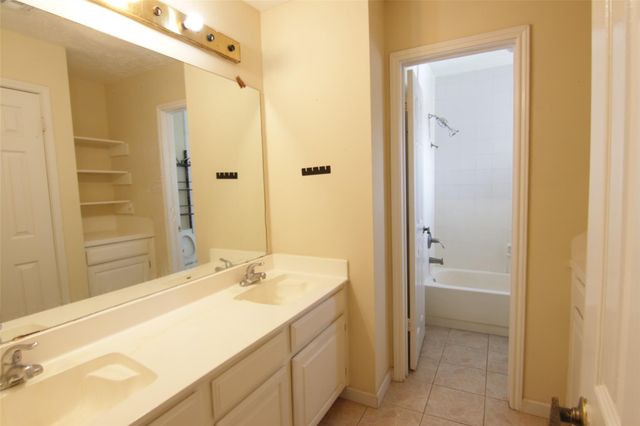 12430 Brook Meadows Lane, Stafford, TX 77477
