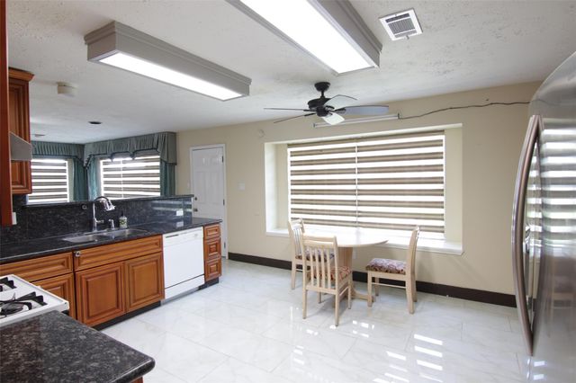 12430 Brook Meadows Lane, Stafford, TX 77477