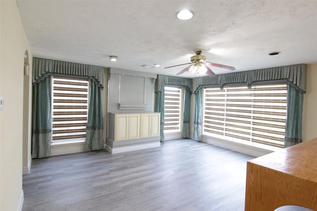 12430 Brook Meadows Lane, Stafford, TX 77477