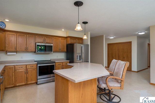 18 Columbia Court, North Mankato, MN 56003