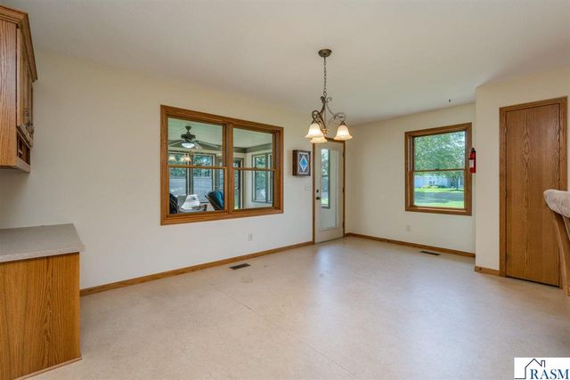 18 Columbia Court, North Mankato, MN 56003