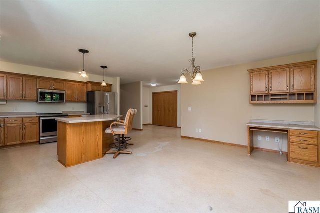 18 Columbia Court, North Mankato, MN 56003