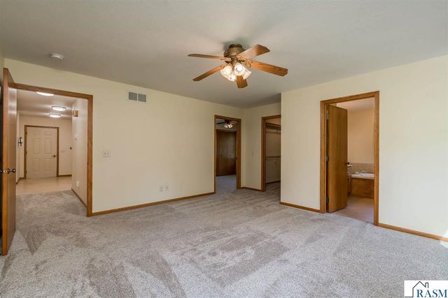 18 Columbia Court, North Mankato, MN 56003