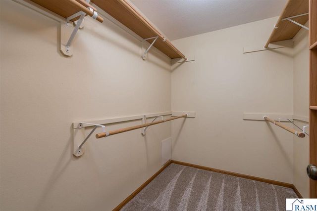 18 Columbia Court, North Mankato, MN 56003