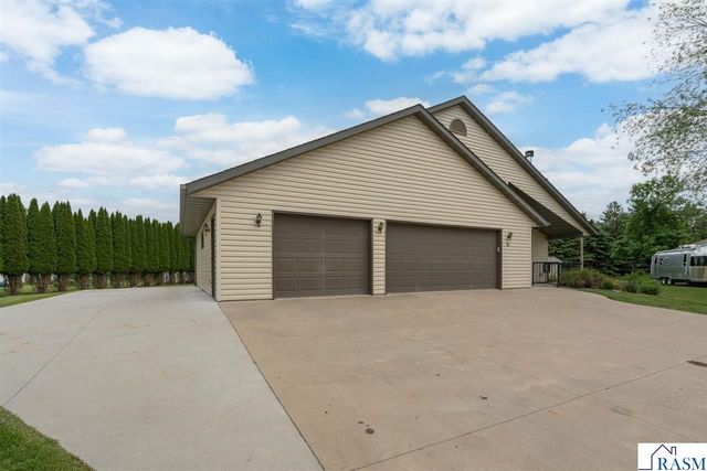 18 Columbia Court, North Mankato, MN 56003