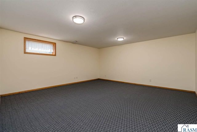 18 Columbia Court, North Mankato, MN 56003