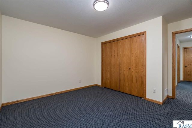 18 Columbia Court, North Mankato, MN 56003