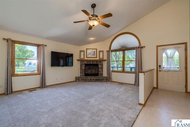18 Columbia Court, North Mankato, MN 56003