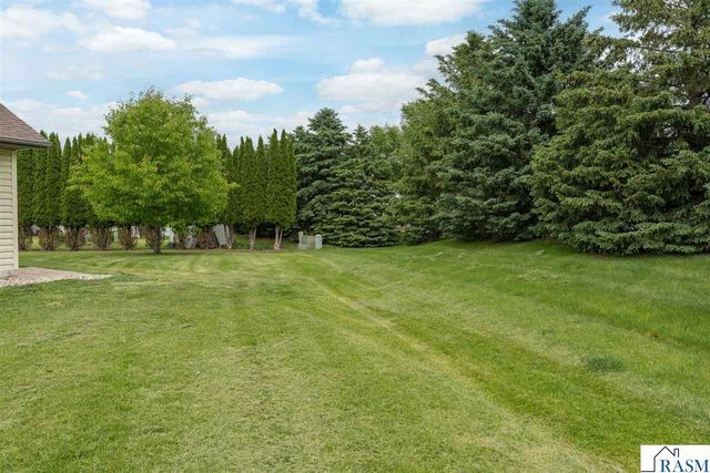 18 Columbia Court, North Mankato, MN 56003