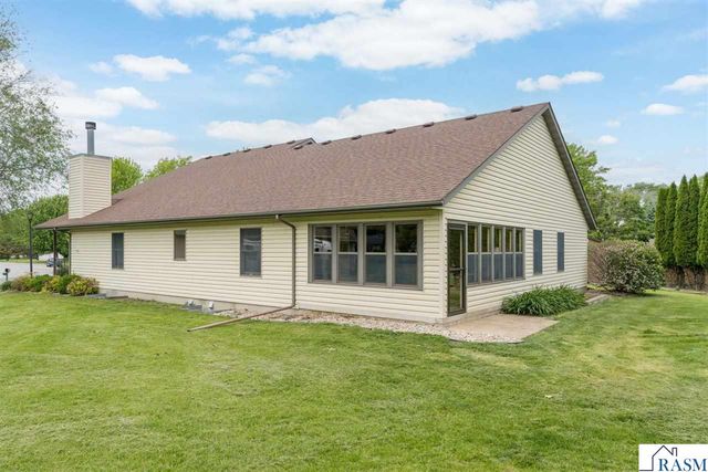 18 Columbia Court, North Mankato, MN 56003