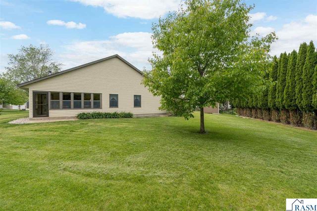 18 Columbia Court, North Mankato, MN 56003