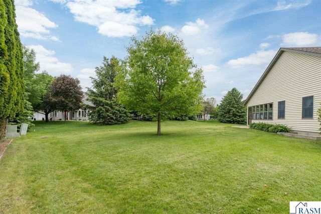 18 Columbia Court, North Mankato, MN 56003
