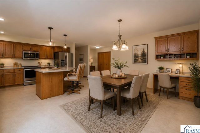 18 Columbia Court, North Mankato, MN 56003
