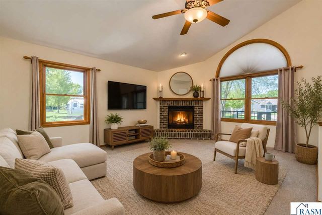 18 Columbia Court, North Mankato, MN 56003