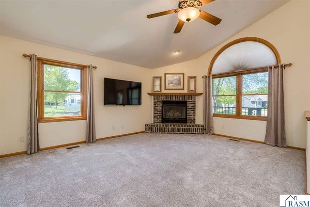 18 Columbia Court, North Mankato, MN 56003