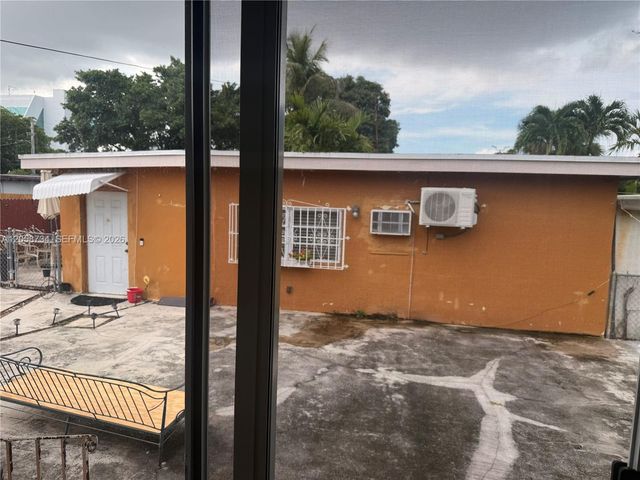 3969 SW 2nd St, Miami, FL 33134
