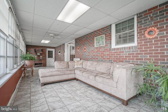 33 MEADOW RD, Pennsville, NJ 08070