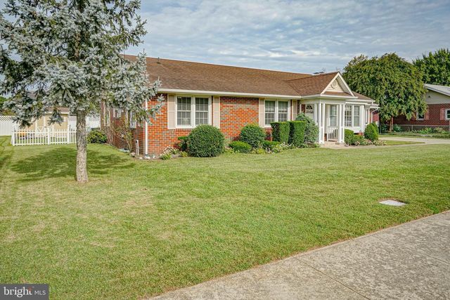 33 MEADOW RD, Pennsville, NJ 08070