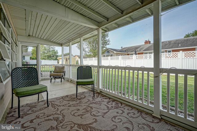 33 MEADOW RD, Pennsville, NJ 08070