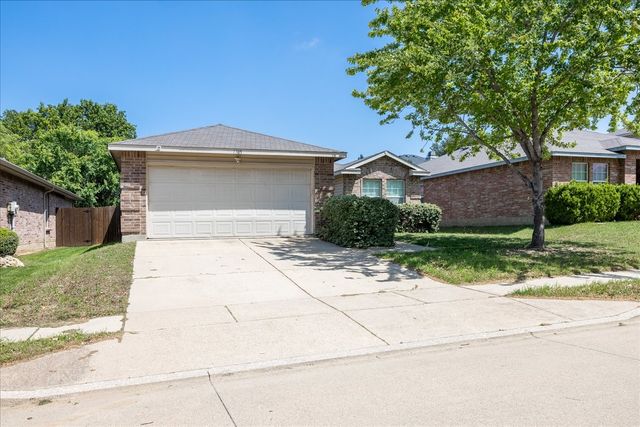 1705 Diamond Lake Trail, Fort Worth, TX 76247